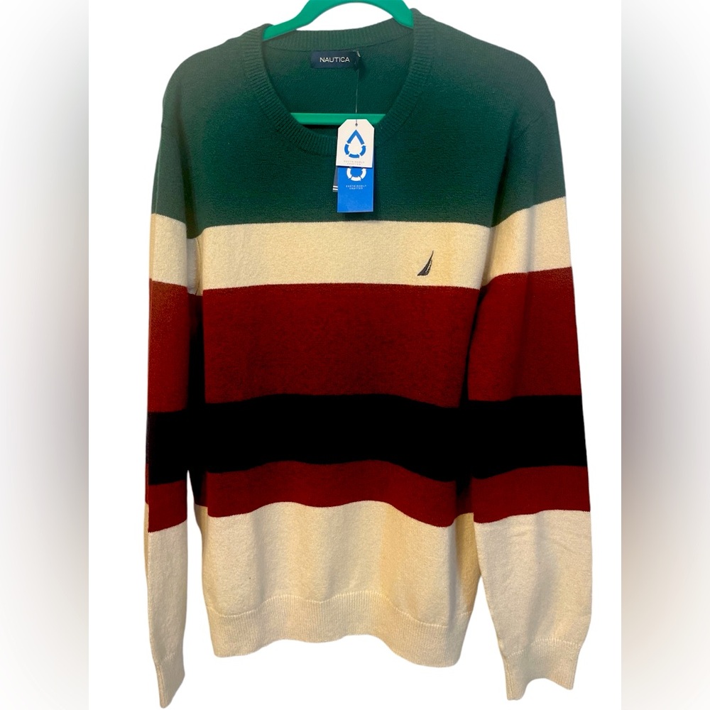 Men’s NWT Nautica pullover crew neck sweater.  Size  L